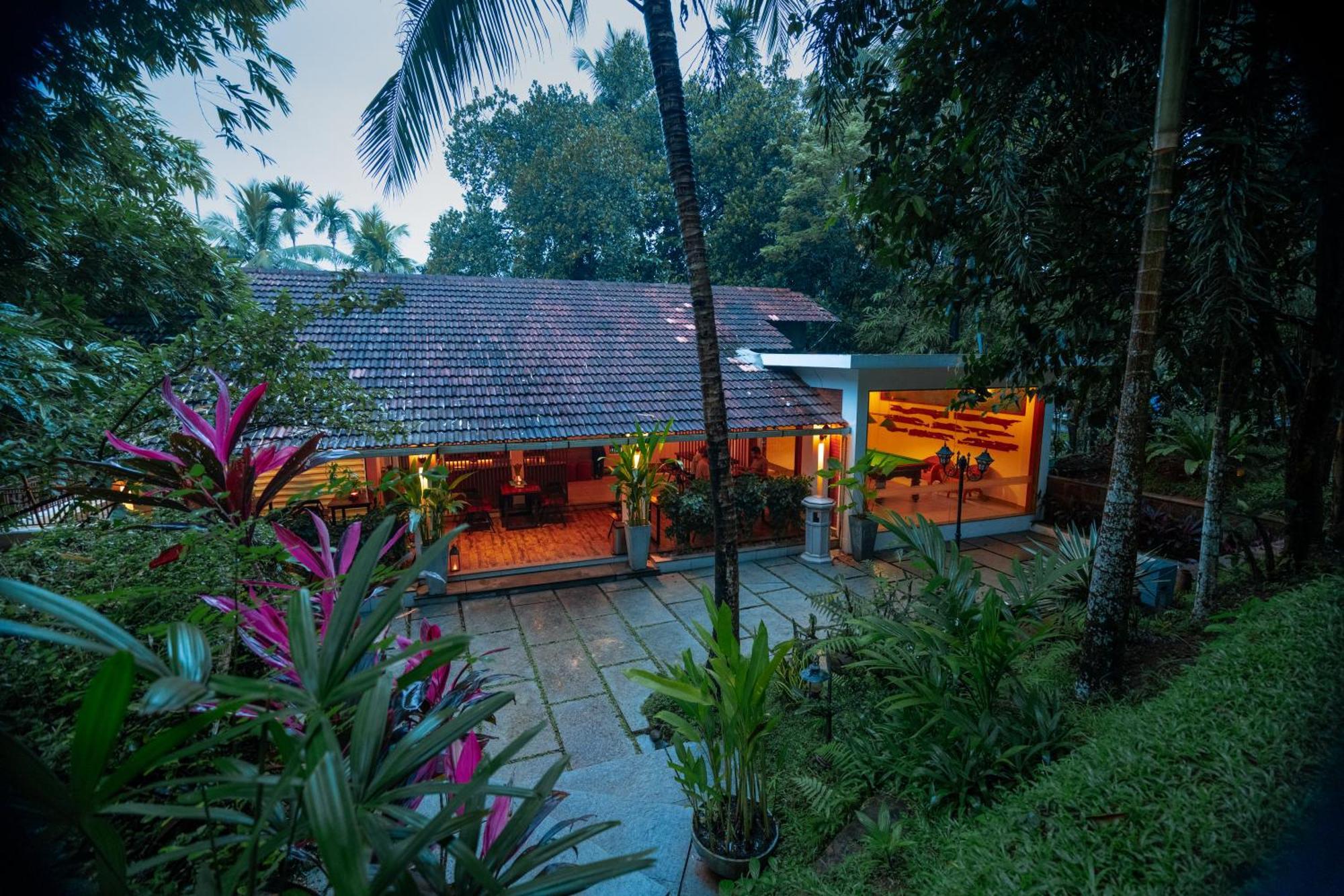 Le Candles Resort Kozhikode Bagian luar foto